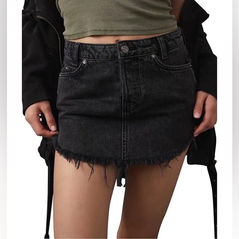 Free People Sky High  Denim Mini Skirt in Black NWOT Size 4